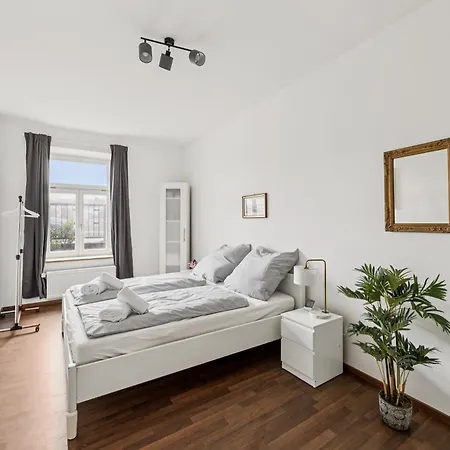 Altbau Flair 75m2 - Terrace Panorama - Geraeumiges Gutshaus Bookhagen Pasawa