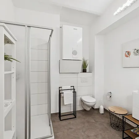 Altbau Flair 75m2 - Terrace Panorama - Geraeumiges Gutshaus Bookhagen * Pasawa